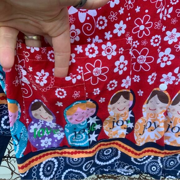 Landau red white floral Joy Love Hope Children Snap Up Nurse Jacket With Pockets - Picture 4 of 5